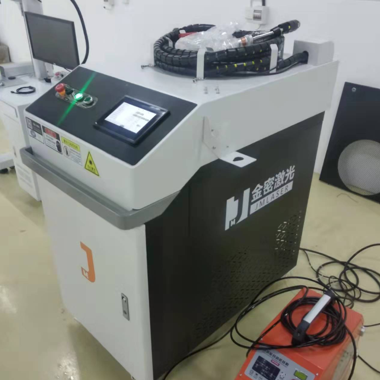 激光清洗機在橡膠模具上的應用