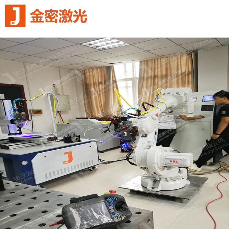 一套機器人激光焊接教學實訓系統包含哪些設備